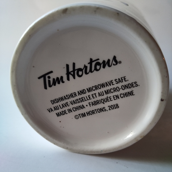 Tim Hortons Tall Black Bear Scenic Mug, 2018 - Picture 4 of 4